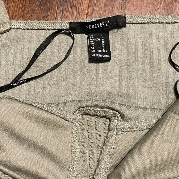 Forever 21 Ribbed Sage Green V-Neck Bodysuit - Picture 5 of 8